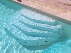 Escalier piscine modèle Arès